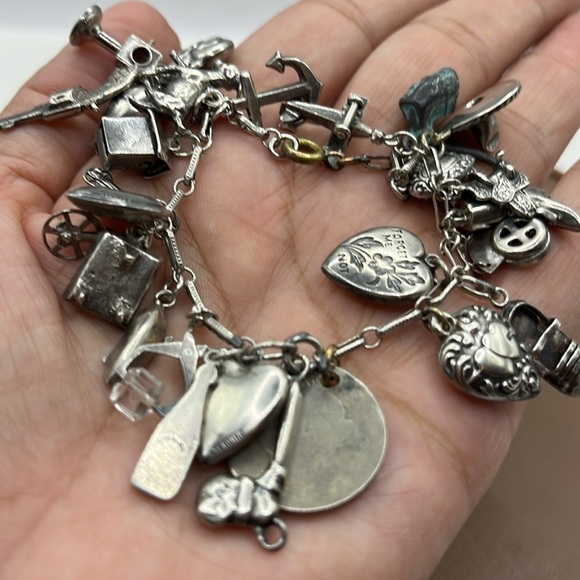 Rare Charm Bracelet Vintage Sterling Silver with 28 Charms 7 1/2” Collectors - Picture 11 of 13